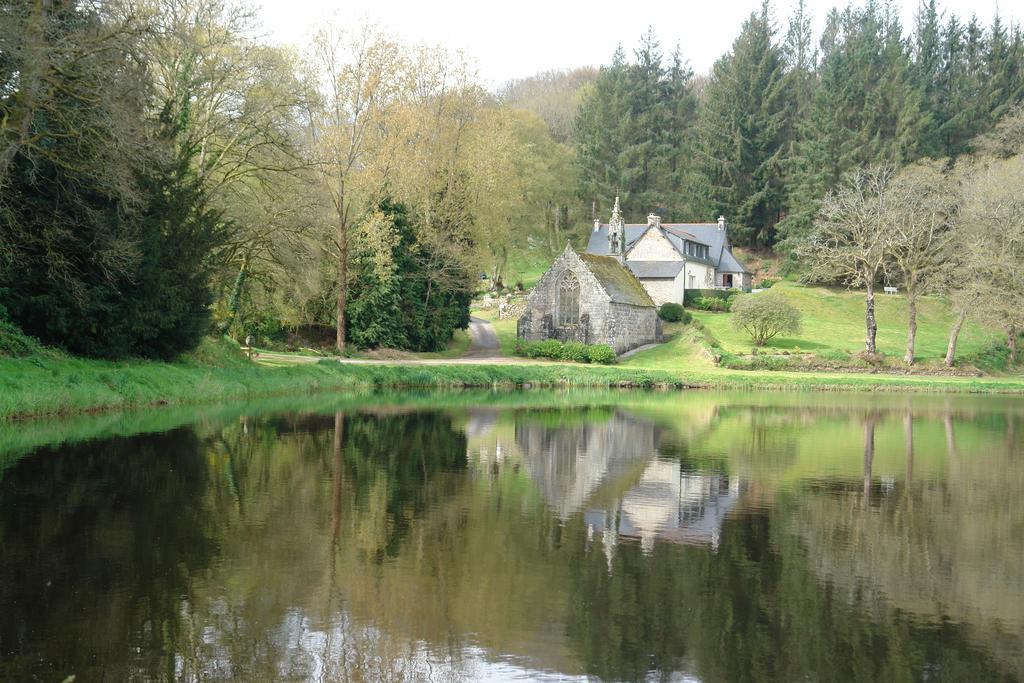 Bed and Breakfast Les Etangs de Pitié Mellionnec Exterior foto