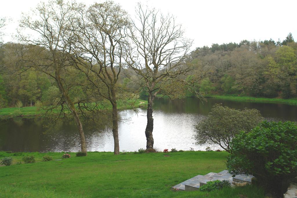 Bed and Breakfast Les Etangs de Pitié Mellionnec Exterior foto